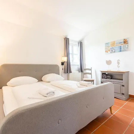 Rugana - Komfortplus Mit 2 Schlafzimmern Und Terrasse C06 דירה *