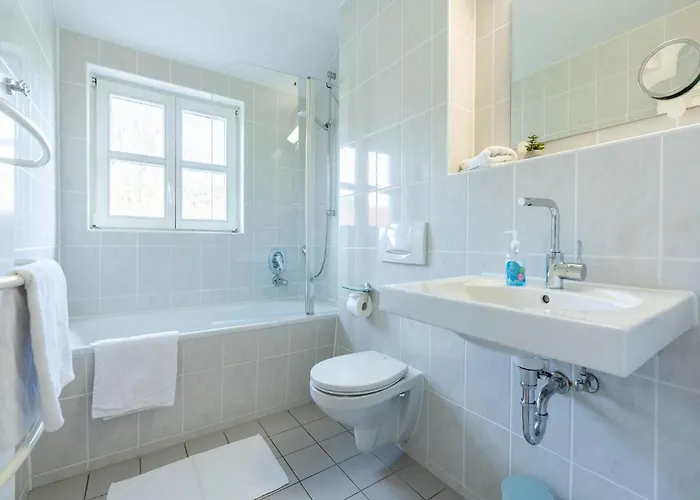 Rugana - Komfortplus Mit 2 Schlafzimmern Und Terrasse C06 Dranske